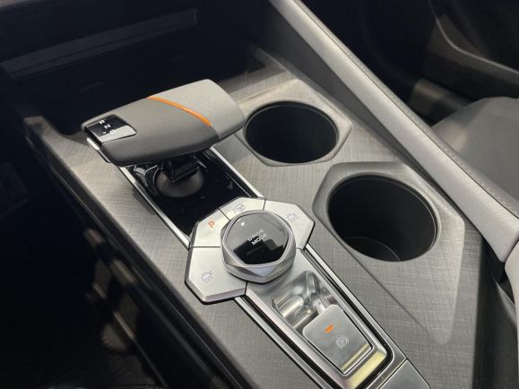 Changan UNI-V DLX, 1.5 л, Робот, 2024 фото 7