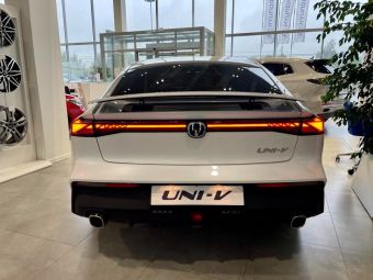 Changan UNI-V DLX, 1.5 л, Робот, 2024 фото 4