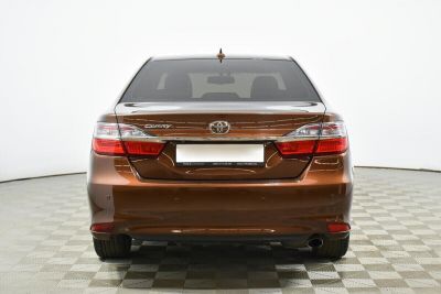 Toyota Camry, 2.5 л, АКПП, 2017 фото 8