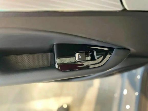 Livan S6 Pro Premium, 1.5 л, Робот, 2024 фото 17