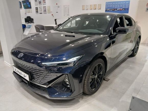 Changan UNI-V DLX, 1.5 л, Робот, 2024 фото 3