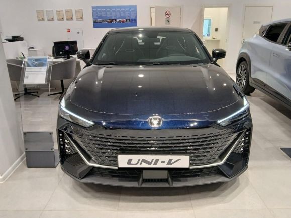 Changan UNI-V DLX, 1.5 л, Робот, 2024 фото 4