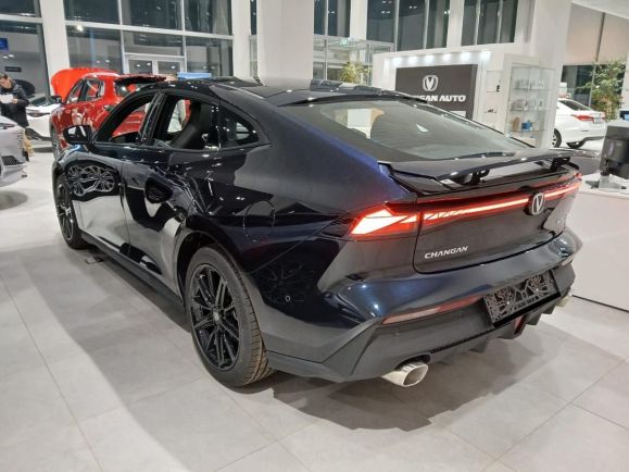 Changan UNI-V DLX, 1.5 л, Робот, 2024 фото 5