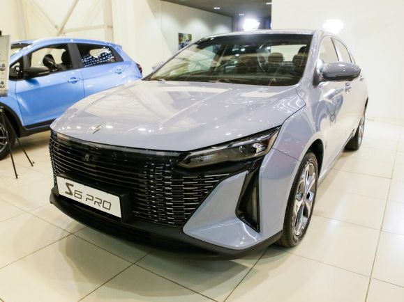 Livan S6 Pro Premium, 1.5 л, Робот, 2024 фото 3