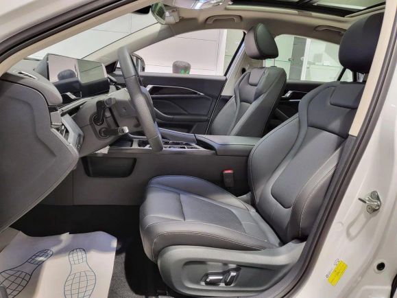 FAW Bestune B70 Prestige, 2.0 л, АТ, 2024 фото 7