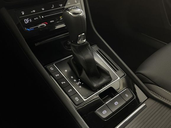 Skoda Superb Luxury, 2.0 л, Робот, 2024 фото 10
