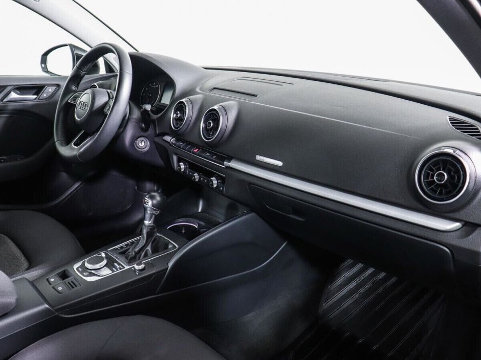Audi A3, 1.5 л, Робот, 2018 фото 2