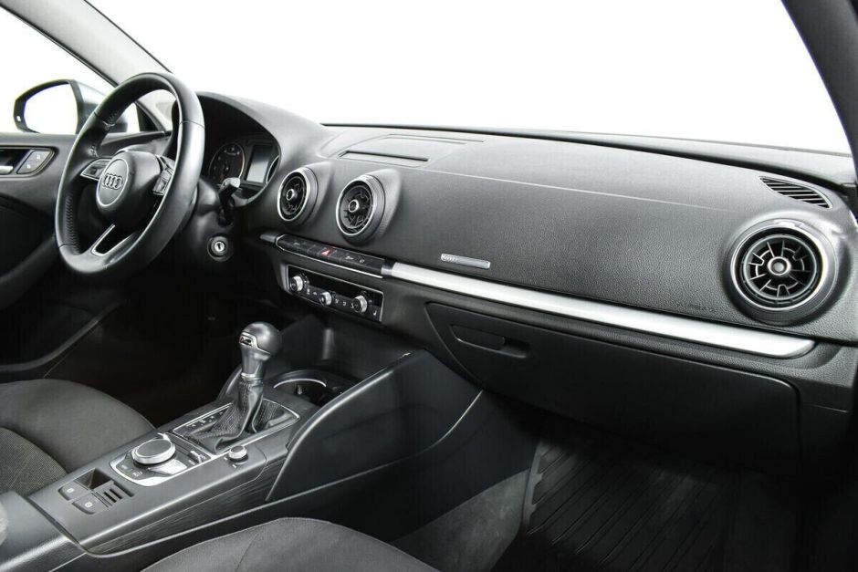 Audi A3, 1.5 л, Робот, 2018 фото 2