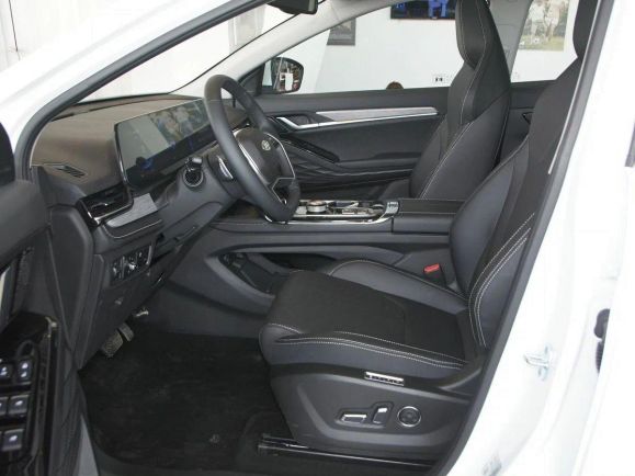 JAC JS6 Luxury, 1.5 л, Робот, 2024 фото 8