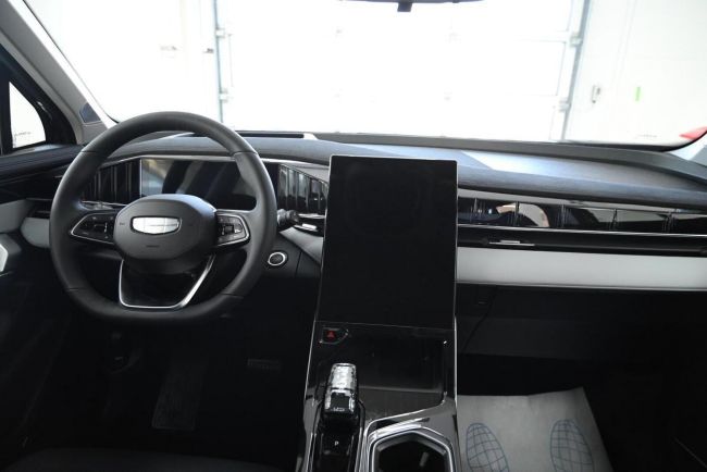 Geely Atlas Flagship, 2.0 л, АТ, 2024 фото 9