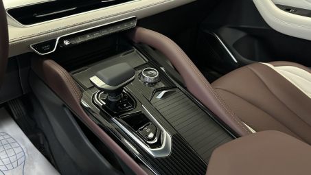 Geely Monjaro Flagship, 2.0 л, АТ, 2024 фото 2