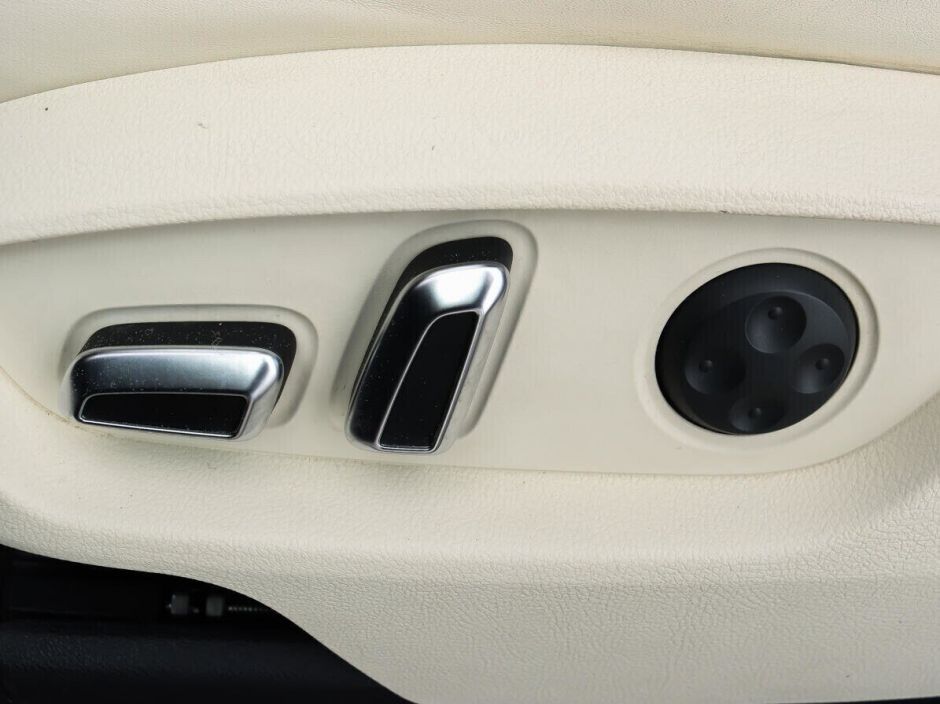 Audi Q7, 3.0 л, АТ, 2012 фото 2