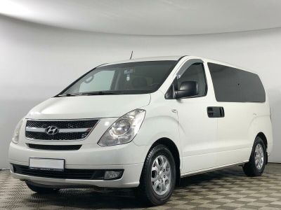 Hyundai Grand Starex, 2.5 л, АКПП, 2014 фото 3