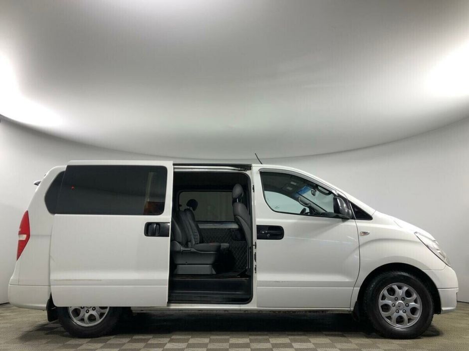 Hyundai Grand Starex, 2.5 л, АТ, 2014 фото 9