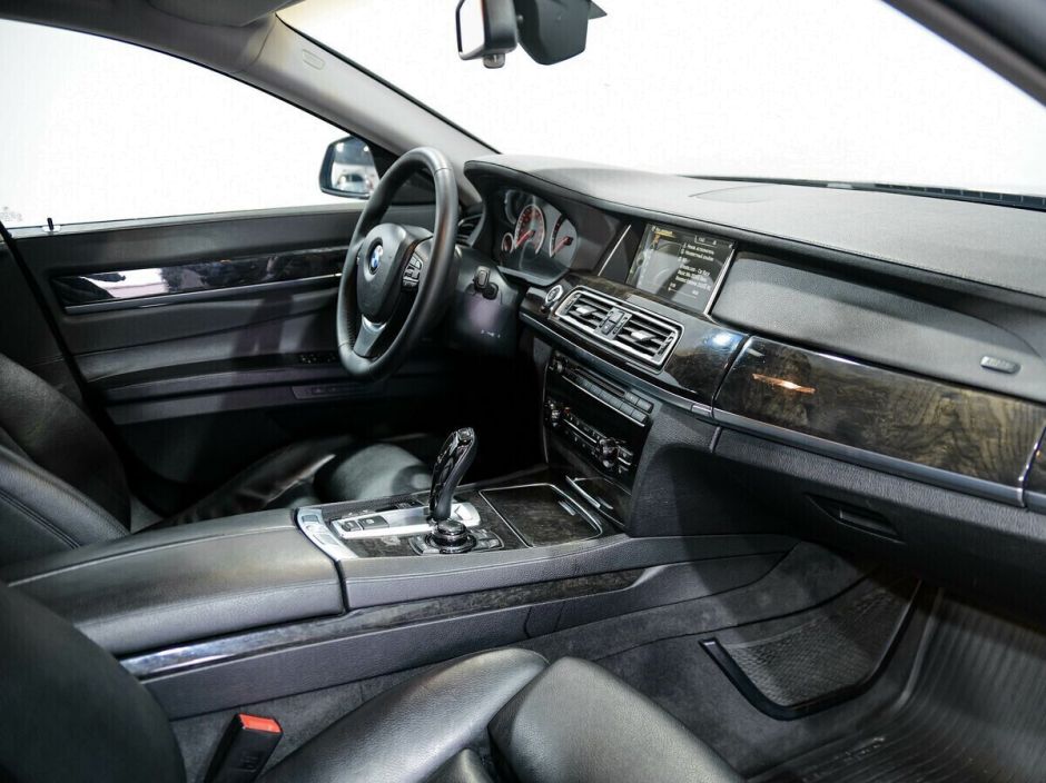 BMW 7 серии, 3.0 л, АТ, 2012 фото 9