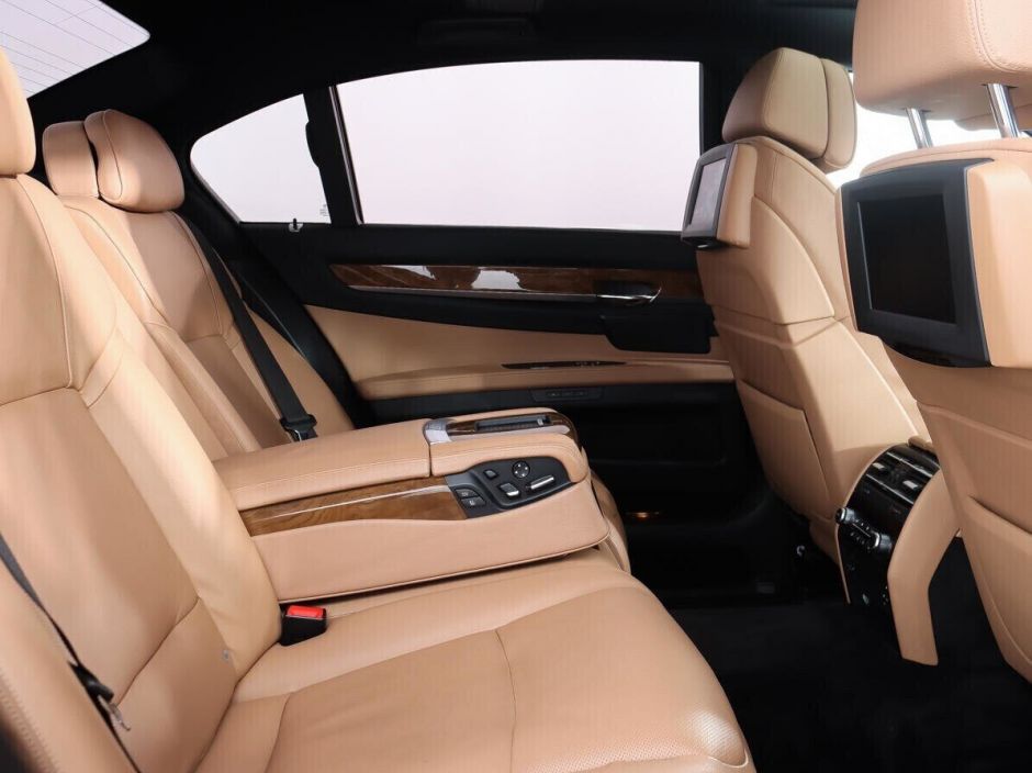 BMW 7 серии, 4.4 л, АТ, 2010 фото 1