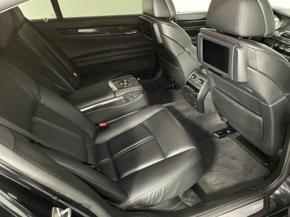 BMW 7 серии, 4.4 л, АТ, 2011 фото 1