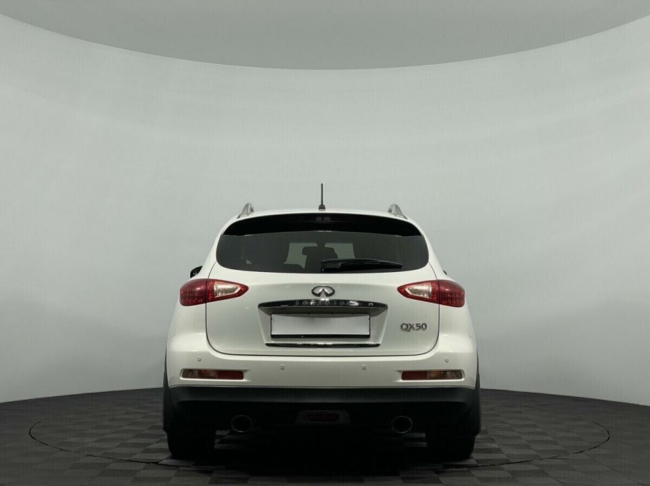 Infiniti QX50, 2.5 л, АТ, 2015 фото 8