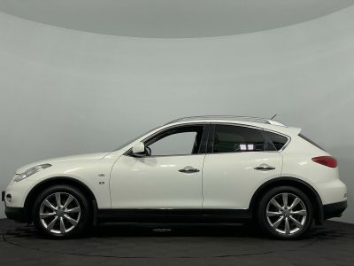 Infiniti QX50, 2.5 л, АКПП, 2015 фото 9