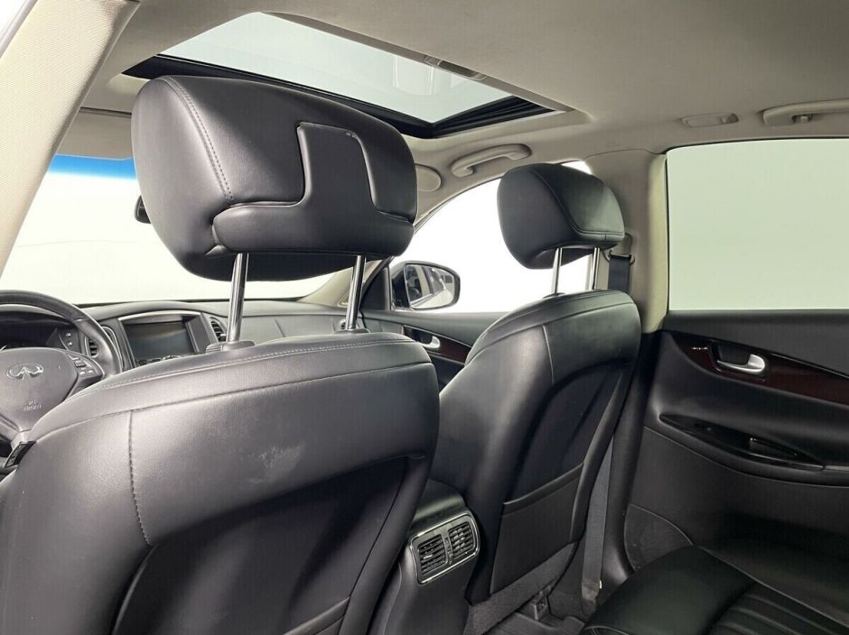 Infiniti QX50, 2.5 л, АТ, 2015 фото 1