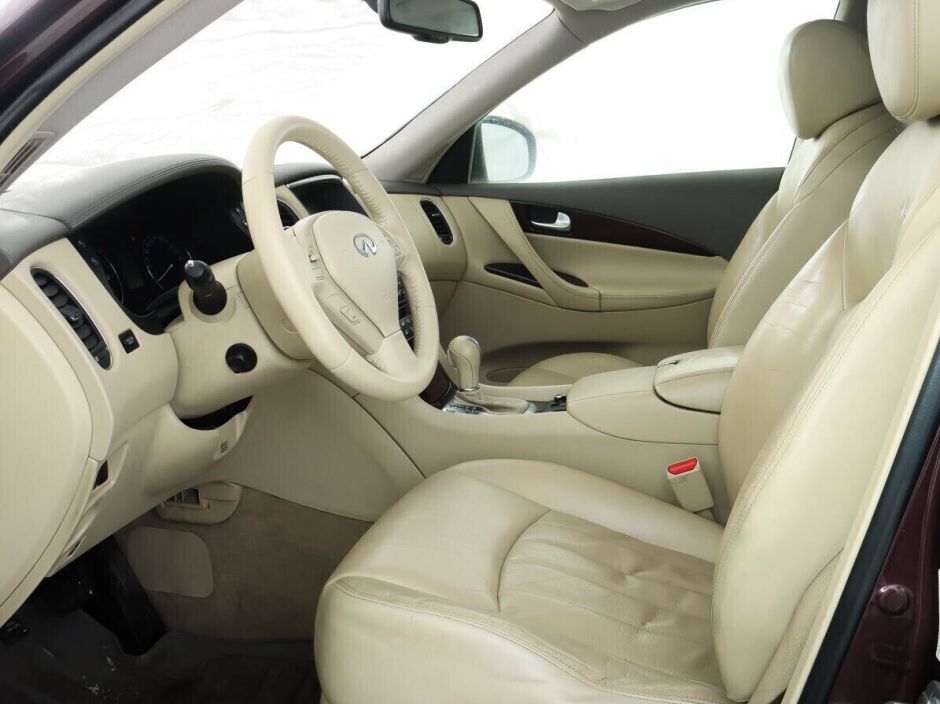 Infiniti QX50, 2.5 л, АТ, 2013 фото 10