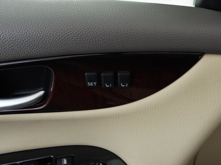 Infiniti QX50, 2.5 л, АТ, 2013 фото 19