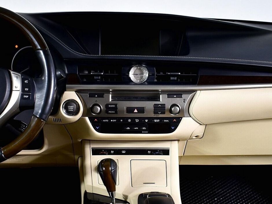 Lexus ES, 2.5 л, АТ, 2014 фото 7