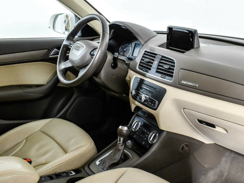 Audi Q3, 2.0 л, Робот, 2011 фото 2