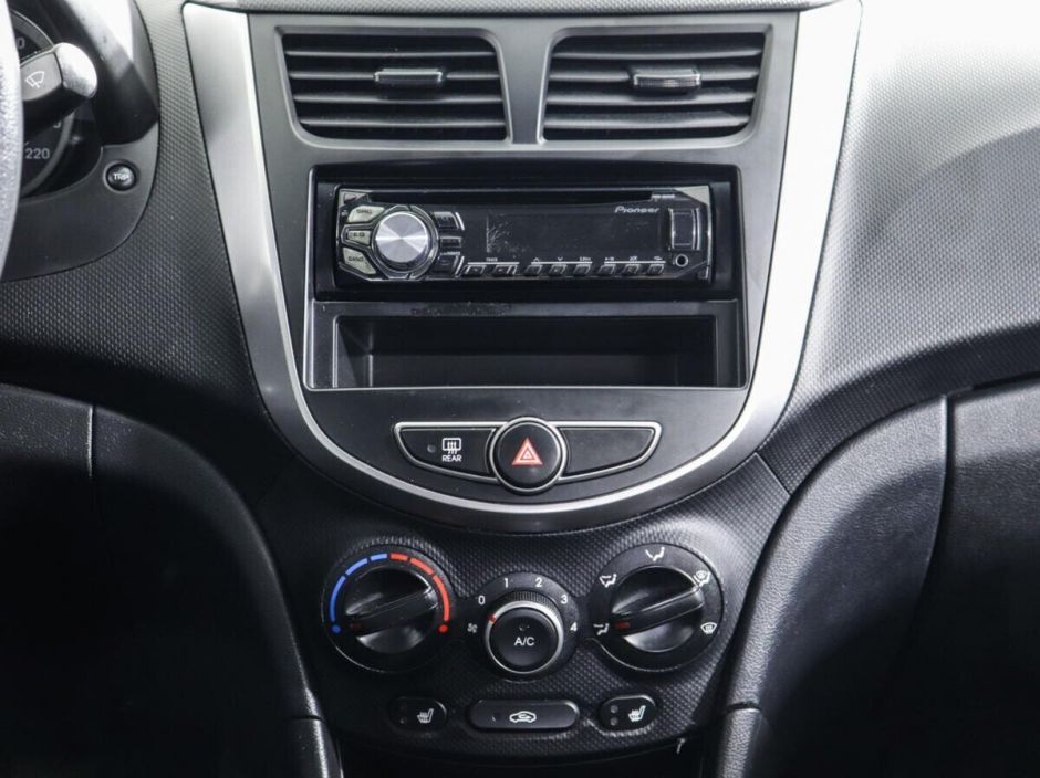 Hyundai Solaris, 1.6 л, МТ, 2014 фото 2