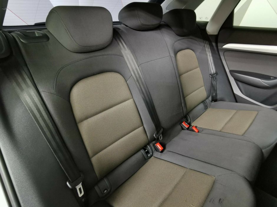 Audi Q3, 2.0 л, Робот, 2013 фото 2