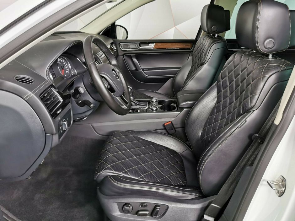 Volkswagen Touareg, 3.0 л, АТ, 2014 фото 2