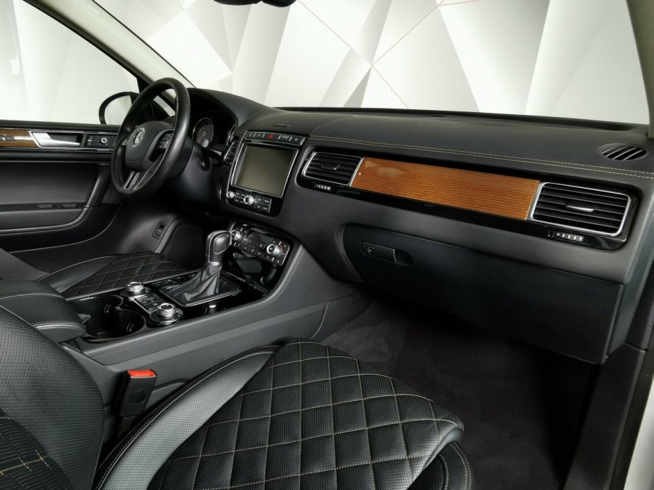 Volkswagen Touareg, 3.0 л, АТ, 2014 фото 1