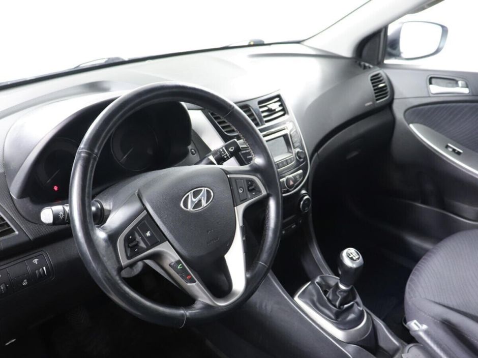 Hyundai Solaris, 1.6 л, МТ, 2015 фото 7
