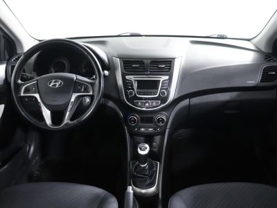 Hyundai Solaris, 1.6 л, МКПП, 2015 фото 8