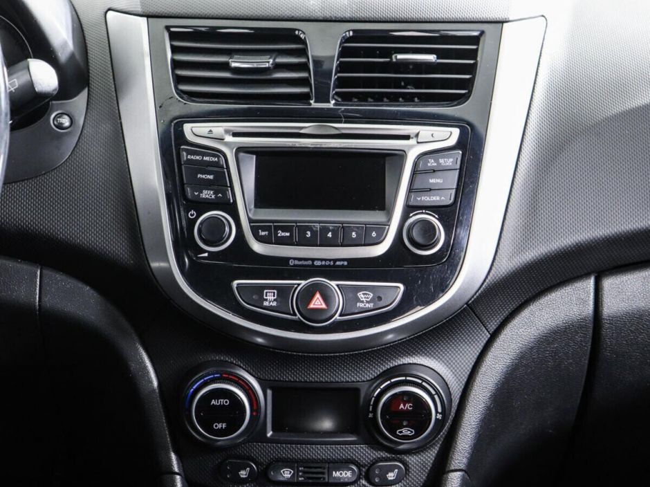 Hyundai Solaris, 1.6 л, АТ, 2015 фото 2