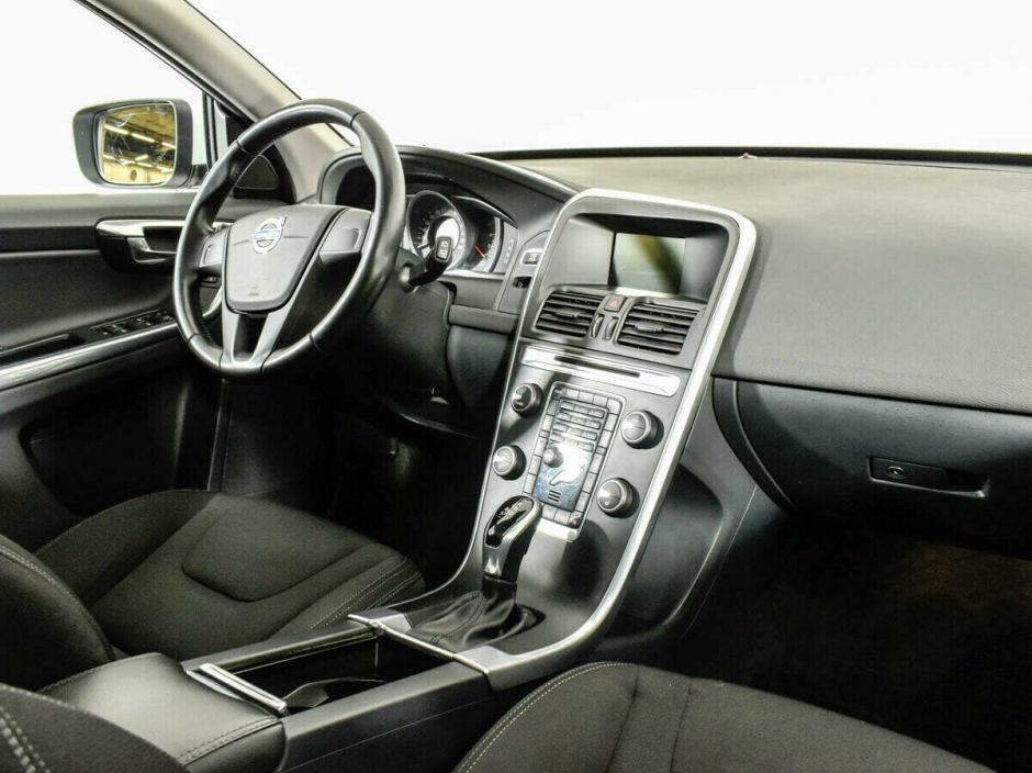 Volvo XC60, 2.0 л, АТ, 2015 фото 2