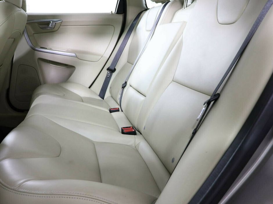 Volvo XC60, 2.5 л, АТ, 2015 фото 8