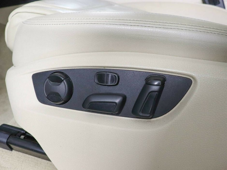 Volkswagen Touareg, 3.0 л, АТ, 2012 фото 2