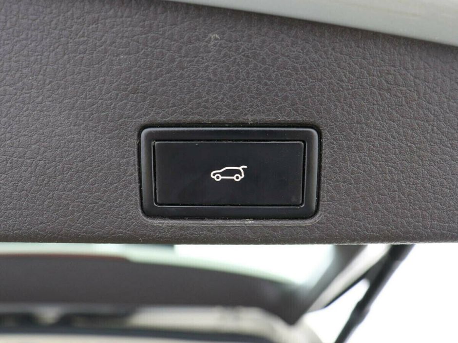 Volkswagen Touareg, 3.0 л, АТ, 2012 фото 1