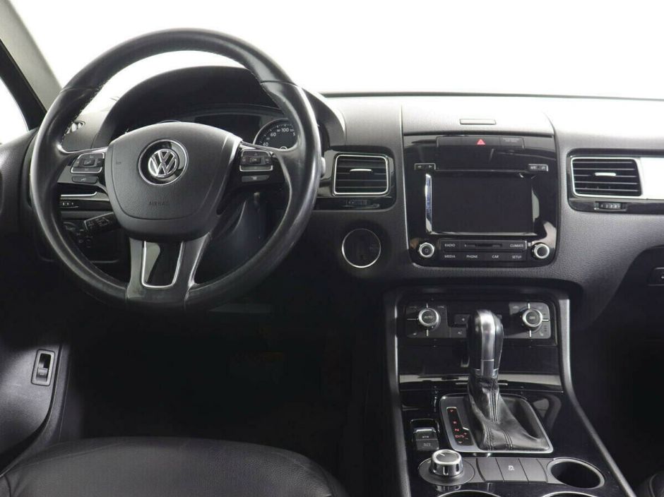 Volkswagen Touareg, 3.0 л, АТ, 2012 фото 1