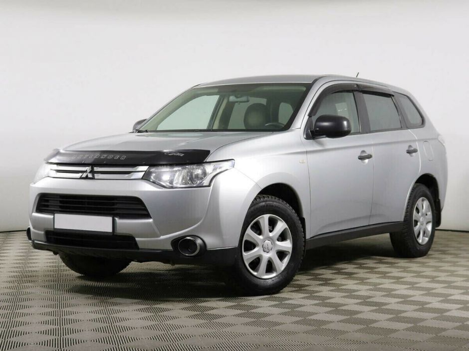 Mitsubishi Outlander, 2.0 л, Вариатор, 2014 фото 3