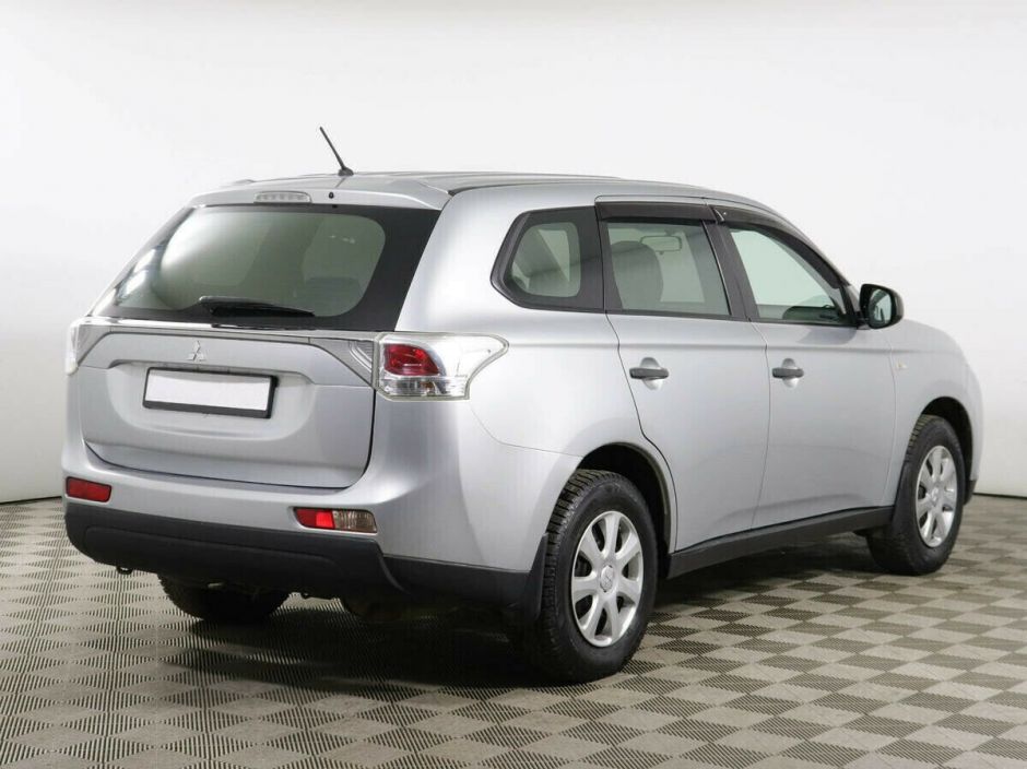 Mitsubishi Outlander, 2.0 л, Вариатор, 2014 фото 6