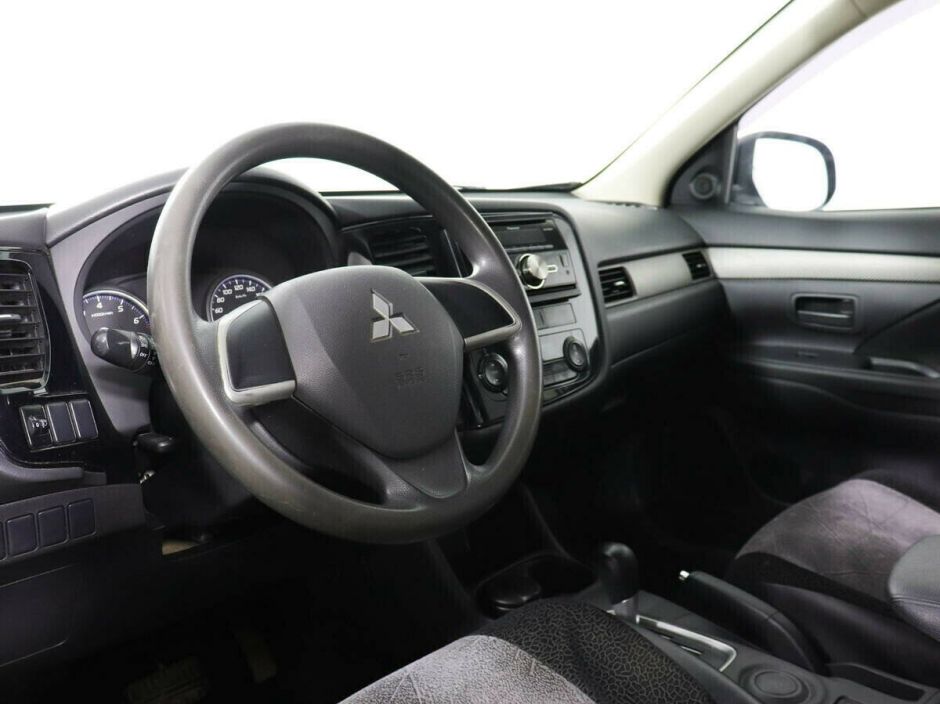 Mitsubishi Outlander, 2.0 л, Вариатор, 2014 фото 2