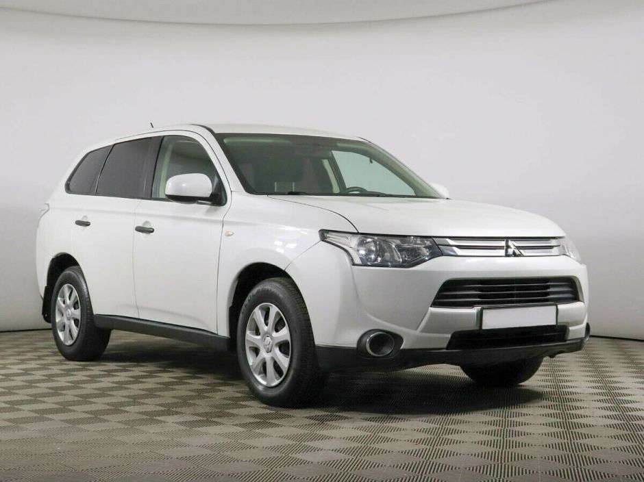 Mitsubishi Outlander, 2.0 л, Вариатор, 2015 фото 4