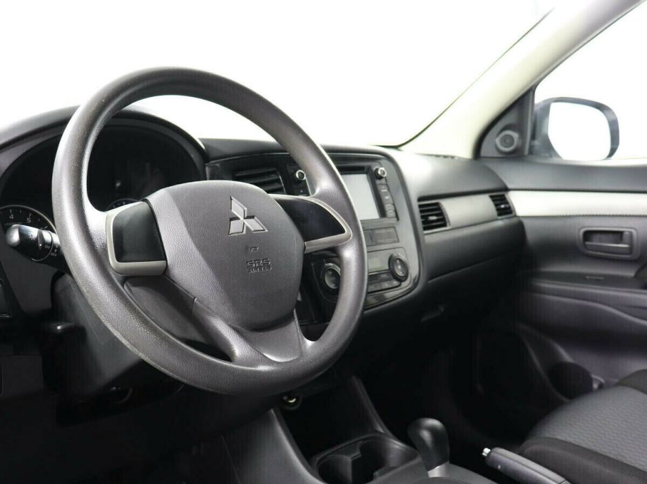 Mitsubishi Outlander, 2.0 л, Вариатор, 2015 фото 7
