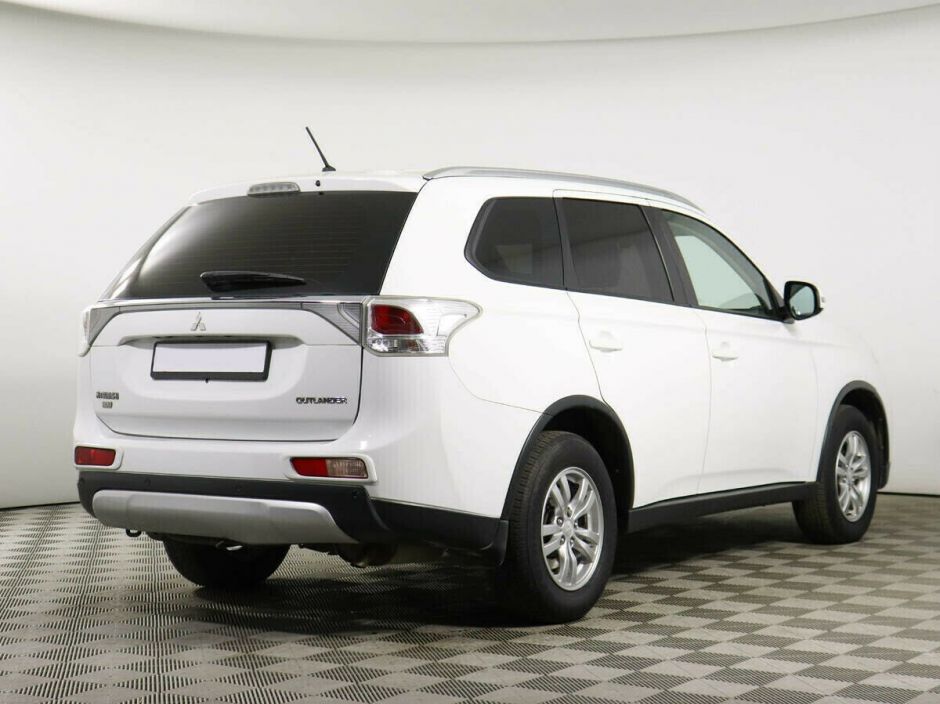 Mitsubishi Outlander, 2.0 л, Вариатор, 2015 фото 6