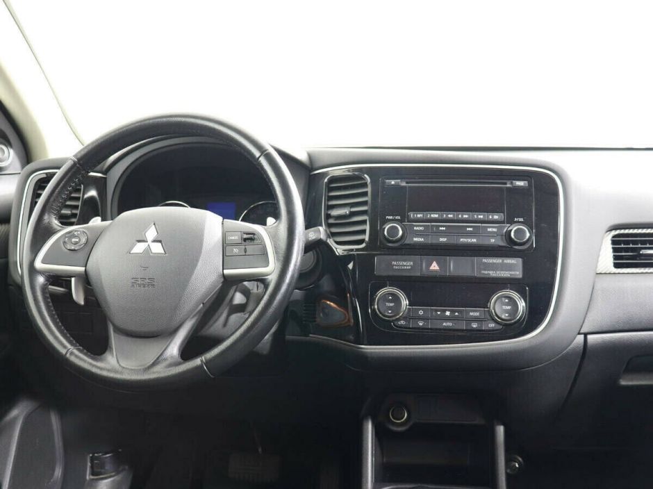 Mitsubishi Outlander, 2.0 л, Вариатор, 2015 фото 8