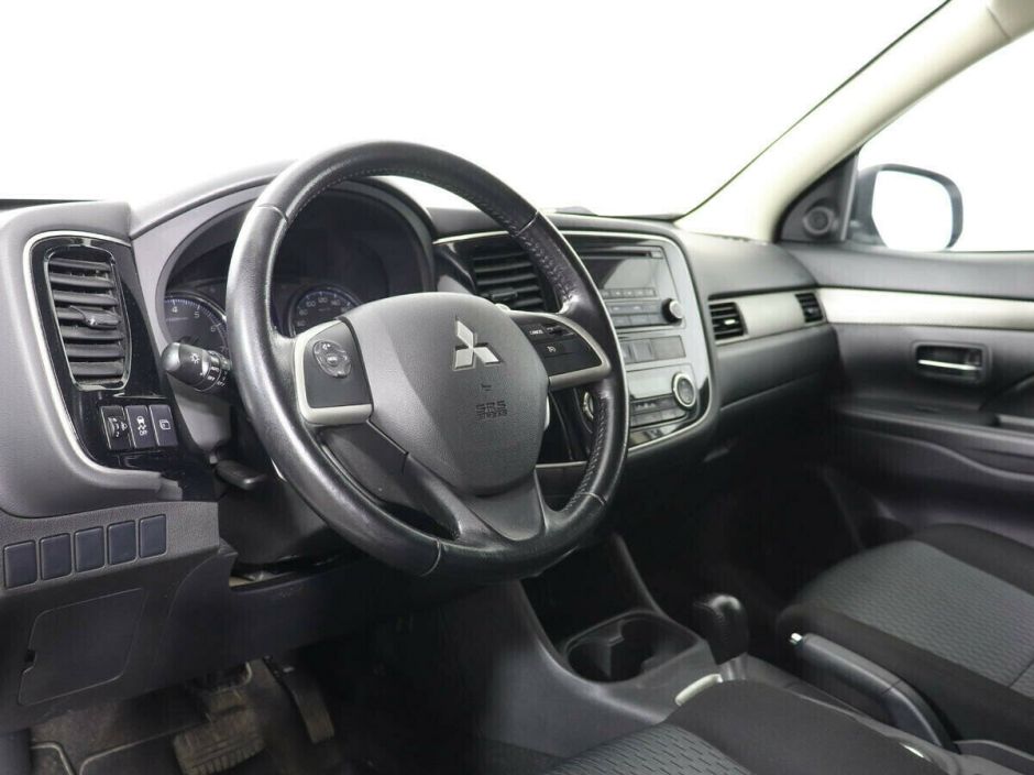 Mitsubishi Outlander, 2.0 л, Вариатор, 2015 фото 1
