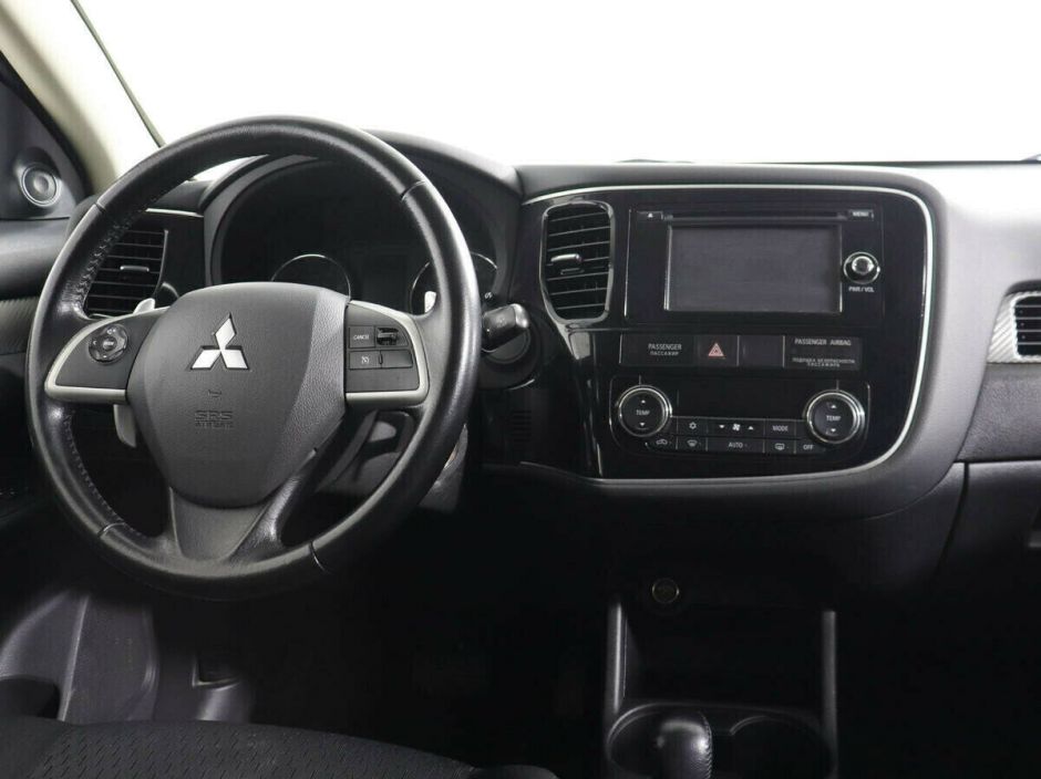 Mitsubishi Outlander, 2.0 л, Вариатор, 2015 фото 1