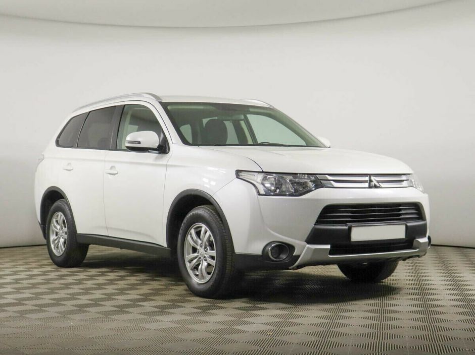 Mitsubishi Outlander, 2.4 л, Вариатор, 2014 фото 4
